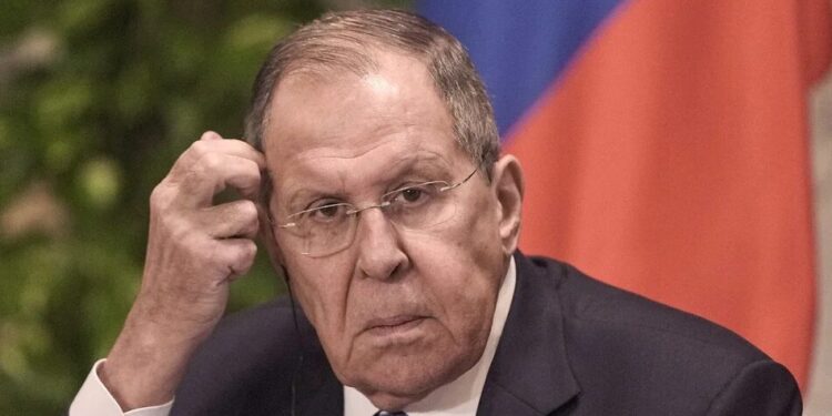 лавров заявив про нібито "обережні дії" рф і "небажання шкодити" Україні