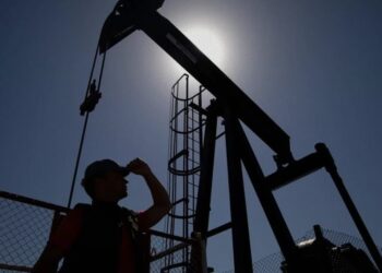 ОАЕ можуть обвалити ціни на нафту і послабити бюджет рф – розвідка