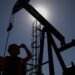 ОАЕ можуть обвалити ціни на нафту і послабити бюджет рф – розвідка
