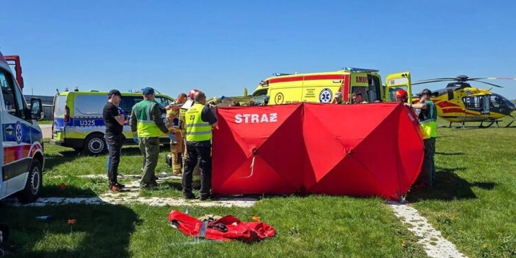 У Польщі під час стрибка з парашутом загинув чоловік