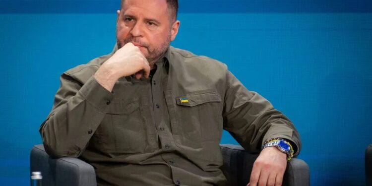 Елітний кооператив "Династія": у НАБУ розкрили деталі підозри Єрмаку