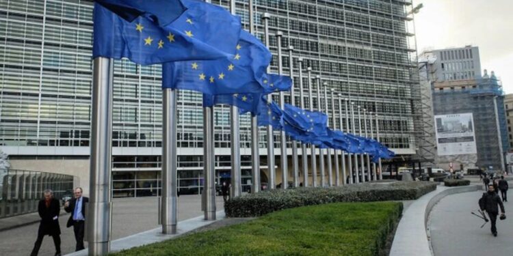 Єврокомісія назвала дату відкриття першого кластера переговорів про вступ України до ЄС