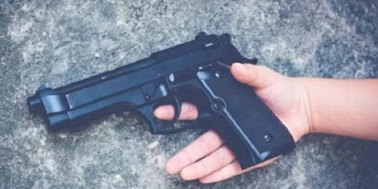 У Тернополі чоловік застрелився у вбиральні ТЦК