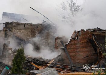 Російські дрони вдарили по Смілі, двоє поранених у тяжкому стані