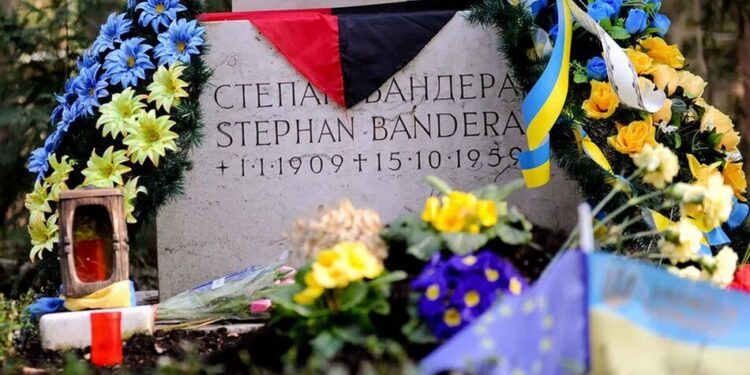 Родина Степана Бандери не заперечує проти його перепоховання в Україні – голова УІНП