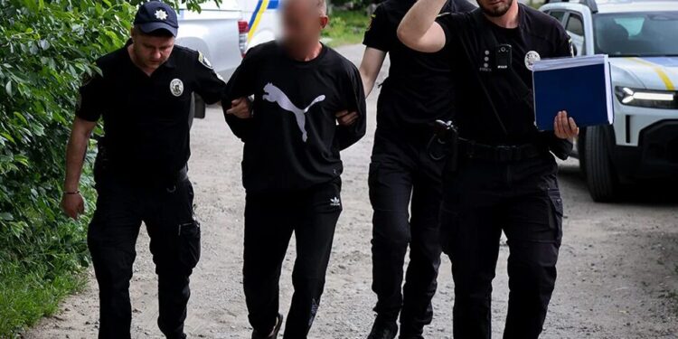 У Запоріжжі затримали чоловіка, який вбив містянина та закопав тіло у триметровій ямі
