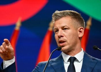 Новий уряд Угорщини ризикує спровокувати конфлікт з ЄС через російські енергоносії – Bloomberg