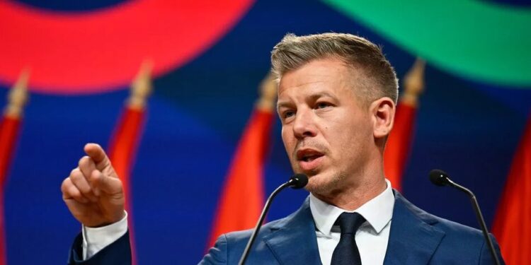 Новий уряд Угорщини ризикує спровокувати конфлікт з ЄС через російські енергоносії – Bloomberg
