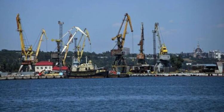 Окупанти вивезли з порту Маріуполя майже 60 тисяч тонн пшениці – міськрада