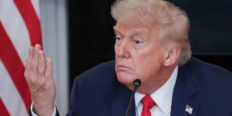 Трамп заявив, що США не будуть "поспішати з укладенням угоди" з Іраном