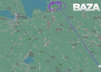 рф опинилась під масованою атакою дронів: в аеропорту "Пулково" скасували десятки рейсів, а у порту "Приморськ" – пожежа