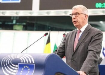 Євродепутат з Люксембургу Картейзер вербує колег для поїздок до росії – Politico