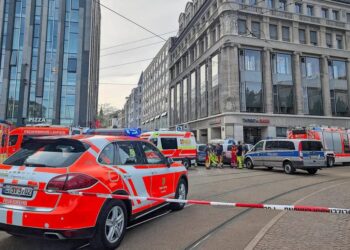 У Лейпцигу авто в’їхало у натовп людей у пішохідній зоні, є загиблі та поранені