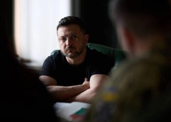 Зарплати до 400 тисяч та поетапне звільнення мобілізованих раніше: Зеленський оголосив про старт реформи армії