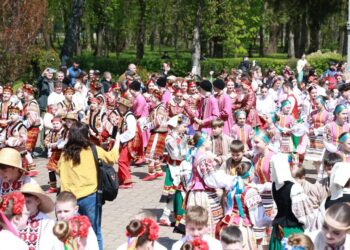 Рекорд України у Хмельницькому: 888 учасників станцювали Краков'як
