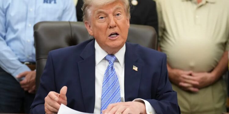 "Схоже, що саме я це зроблю": Трамп заявив, що президенти США десятиліттями обмірковували втручання у справи Куби