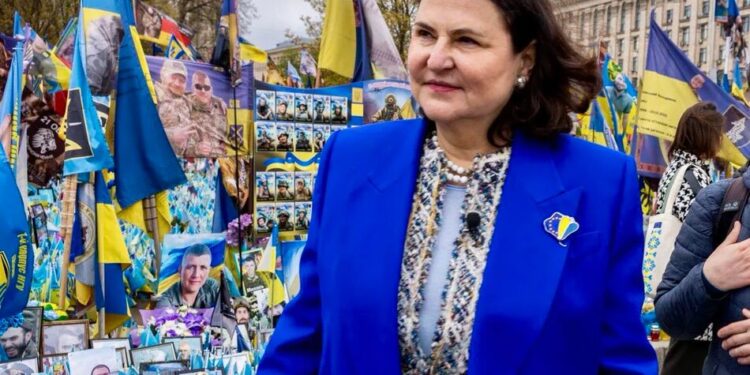 "ЄС нікуди не йде, ми залишаємося в Києві" – посол Матернова відповіла на погрози рф