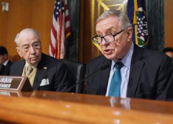 Сенатори США вимагають негайно розблокувати 600 мільйонів для України