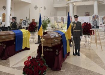 Прах лідера ОУН Андрія Мельника та його дружини привезли до Києва для вшанування