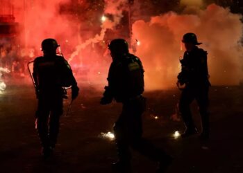Масові сутички, поранені поліцейські та сотні затриманих: у Парижі гучно відзначили перемогу ПСЖ в Лізі чемпіонів