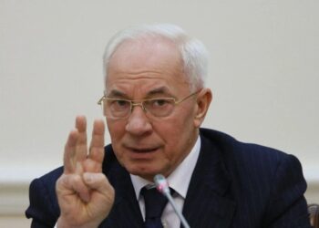 Мін'юст подав позов про конфіскацію майна Миколи та Олексія Азарових