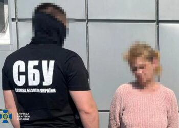 На Донеччині затримали російську коригувальницю та ліквідували бойовика рф, який переховувався у її будинку