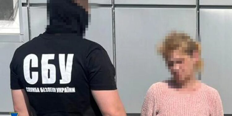 На Донеччині затримали російську коригувальницю та ліквідували бойовика рф, який переховувався у її будинку