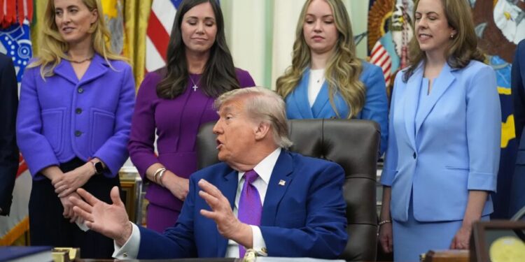 Трамп наприкінці травня пройде нове медичне обстеження