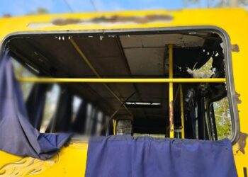 Ворог атакував дроном маршрутку в Херсоні – двоє людей загинули, семеро поранені