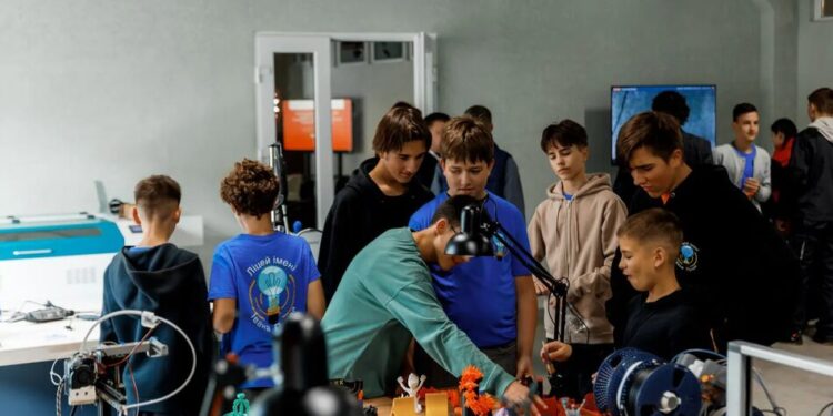 На підготовку до запуску реформи старшої профільної школи виділили мільярд