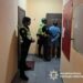 Стріляв у знайомих, а потім закрився у квартирі: у Києві затримали стрілка