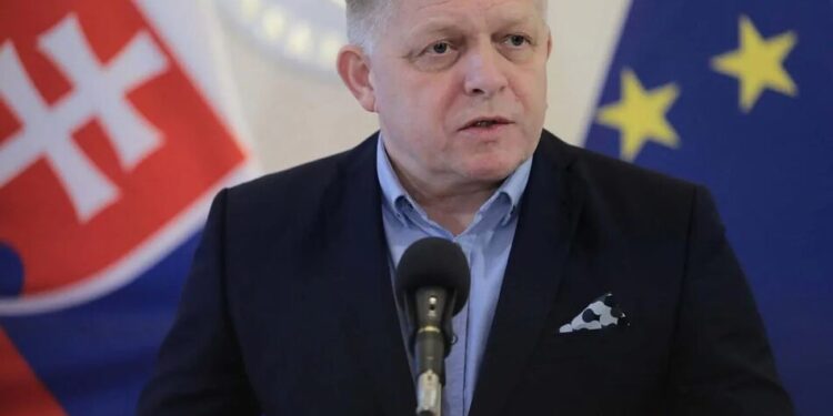 "Або ми когось беремо, або ні": Фіцо відкинув ідею Мерца про "асоційоване" членство України в ЄС