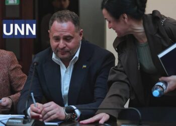 Консультації з астрологами та невідомий поручитель: Єрмак прокоментував журналістам нові подробиці у його справі