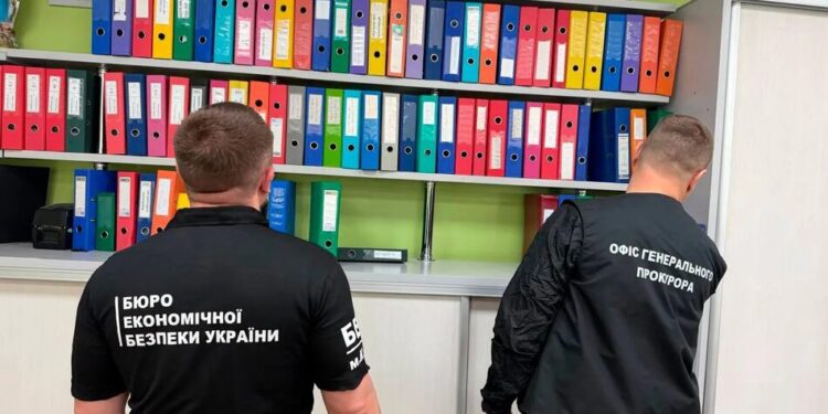 Небезпечні сухпайки для ЗСУ на понад 71 млн грн – суд відправив під варту двох підозрюваних постачальників