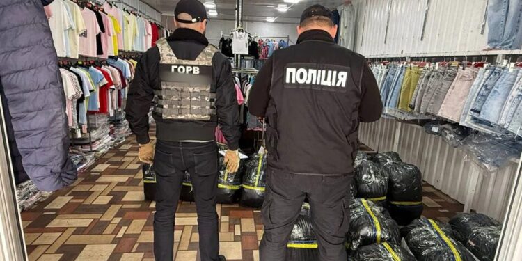В Україні викрили 40-мільйонну схему з гуманітаркою – 50 тонн продали на одеському ринку