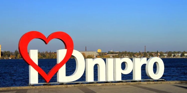Ворог увечері завдав удару по Дніпру, чотири людини загинули – Зеленський