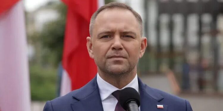 У Польщі розслідують фейковий виклик екстрених служб до будинку родини президента Навроцького