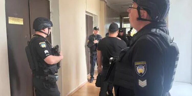 У Світловодську розпочато досудове розслідування через стрілянину в приміщенні міськради