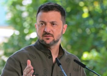 Зеленський заявив, що скасування санкцій проти рф фактично посилює її оборонну промисловість