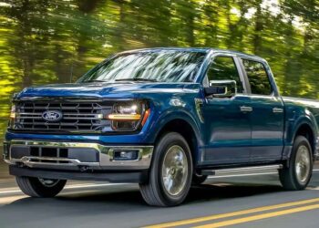 Легендарний Ford F-150 з двигуном V8 офіційно з’явиться в Європі у 2026 році
