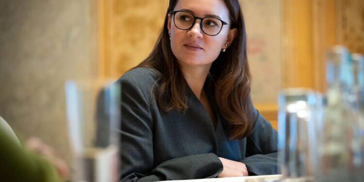 В Україні запускають програму для повернення на ринок праці людей 50+