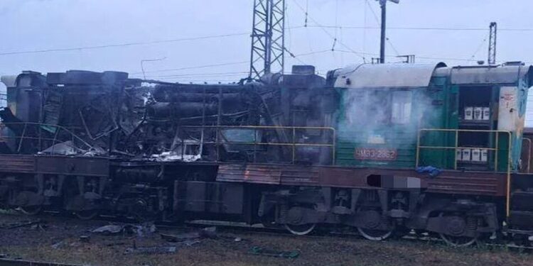 росія пошкодила чотири локомотиви на залізниці за два дні масованих атак