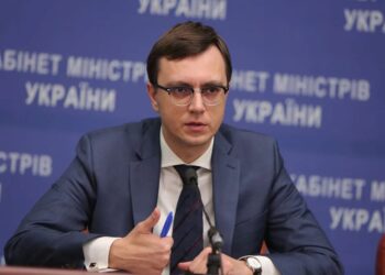 Ексміністру Омеляну оголосили підозру в ухиленні від військової служби