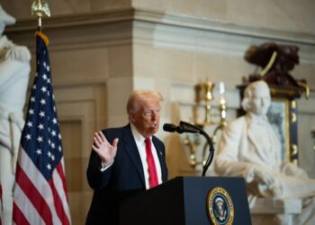 Трамп після ударів між США та Іраном заявив про "любовне поплескування" і підтвердив перемир'я