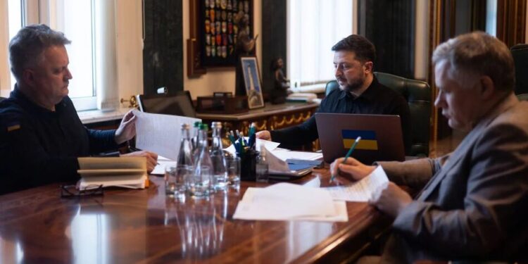Україна готова підтримати безпеку Румунії, обговорили взаємодію на рівні наших команд – Зеленський після розмови з Даном
