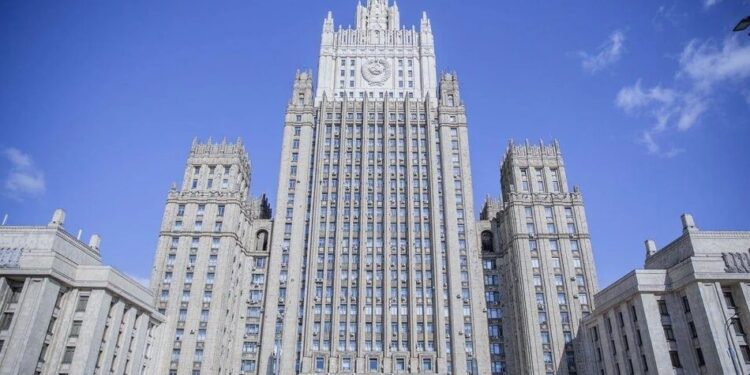 Єреван надав "трибуну" Зеленському і не відреагували на погрози рф – у лаврова обурились і викликали посла Вірменії
