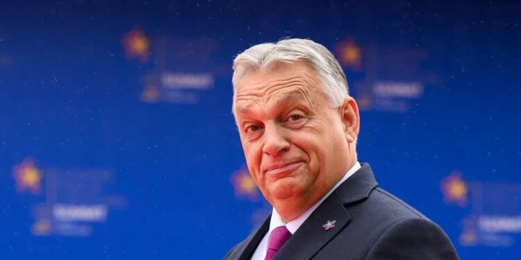 Партія Мадяра пропонує перші зміни до конституції – щоб Орбан більше ніколи не став прем'єром