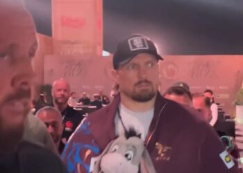 Усик прибув на бій проти Верховена