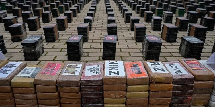 Іспанська поліція конфіскувала 30 тонн кокаїну в ході найбільшої в Європі операції
