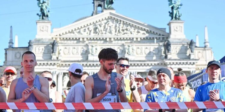 У Львові до дня міста влаштували напівмарафон, долучилось майже 5 тис. учасників